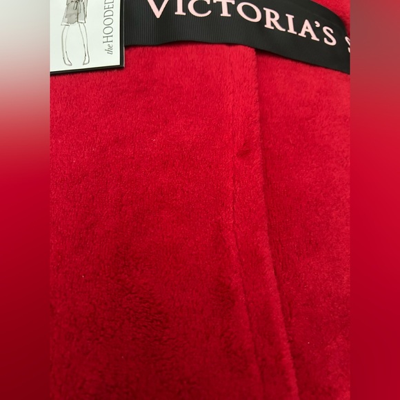 New Victoria's Secret Santa Hooded Plush Fleece Sherpa Short Robe XS/S - Picture 5 of 5